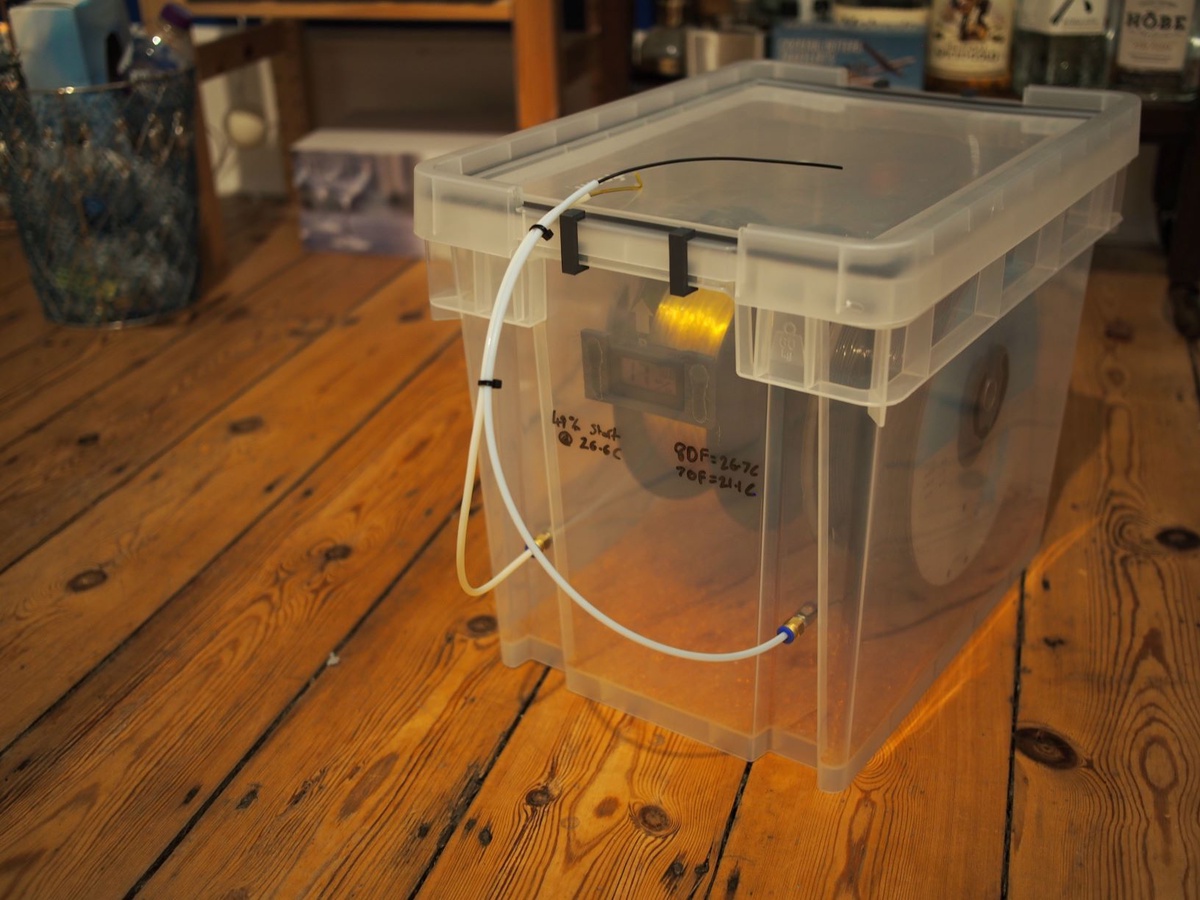 Dry-Box for Sensitive Filament
